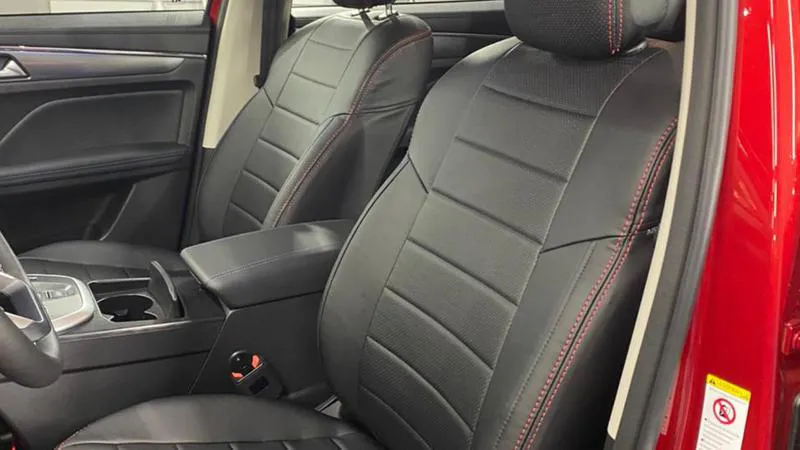 Модельные чехлы АВТОПИЛОТ на передних сиденьях Haval Jolion